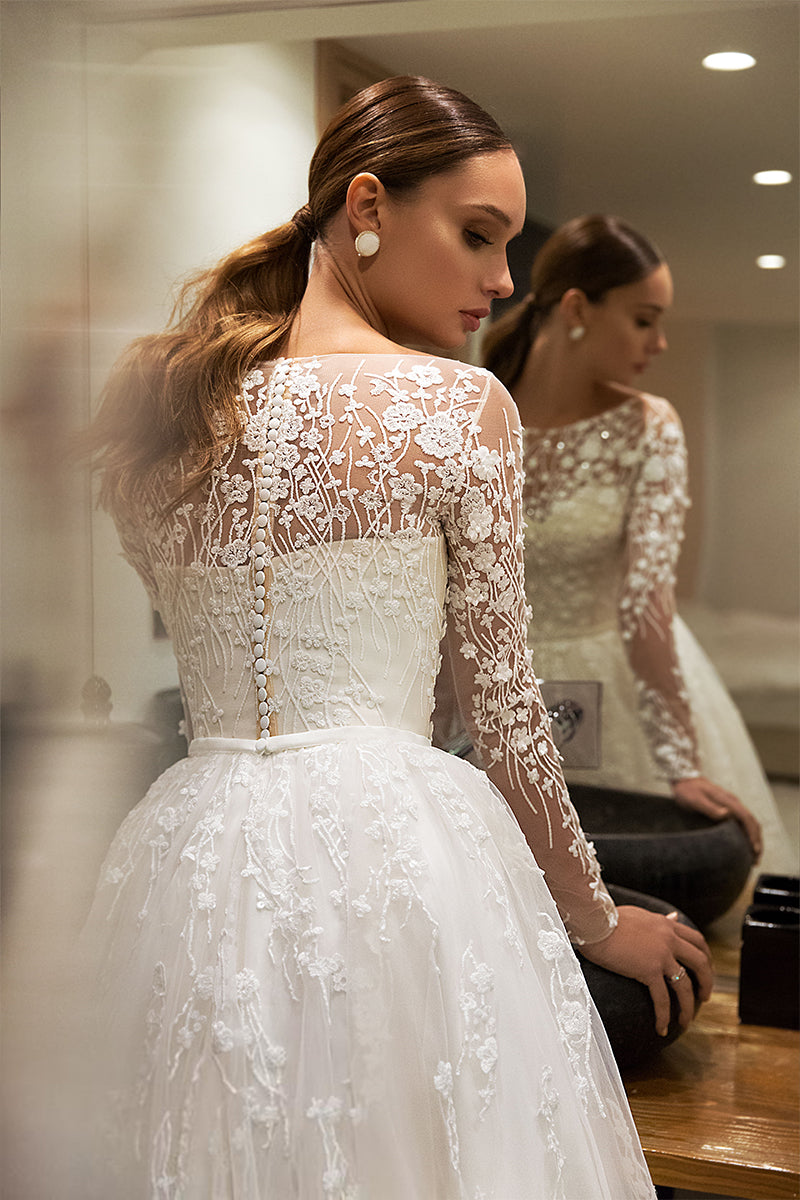 Bennett Long Sleeve Wedding Dress | Jewelclues