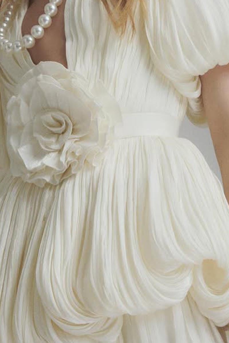 Elliatt 3D Floral Pleated Mini Dress | Jewelclues