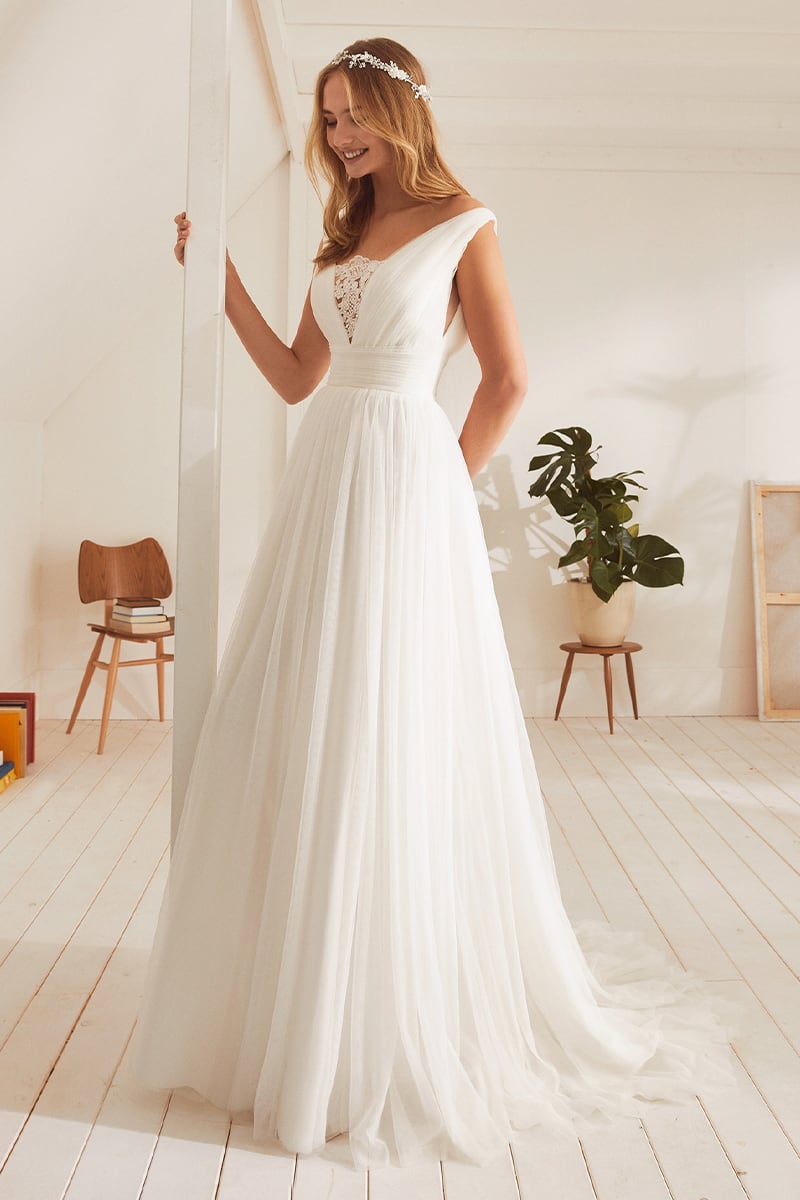 Heidi Ivory Tulle A-line Wedding Dress | Jewelclues