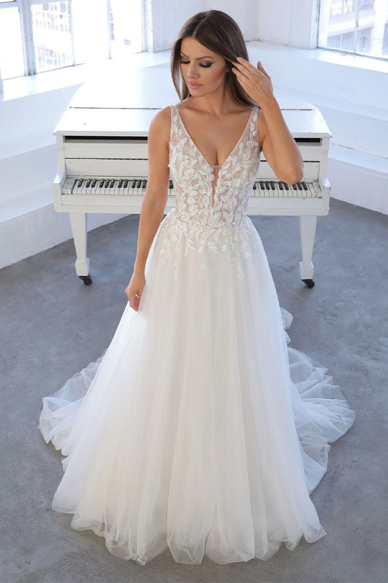 Endless Romance Lace Wedding Dress | Jewelclues