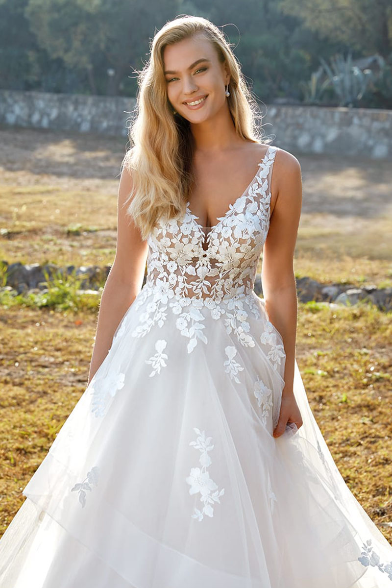 Montclair Layered Tulle Wedding Dress | Jewelclues